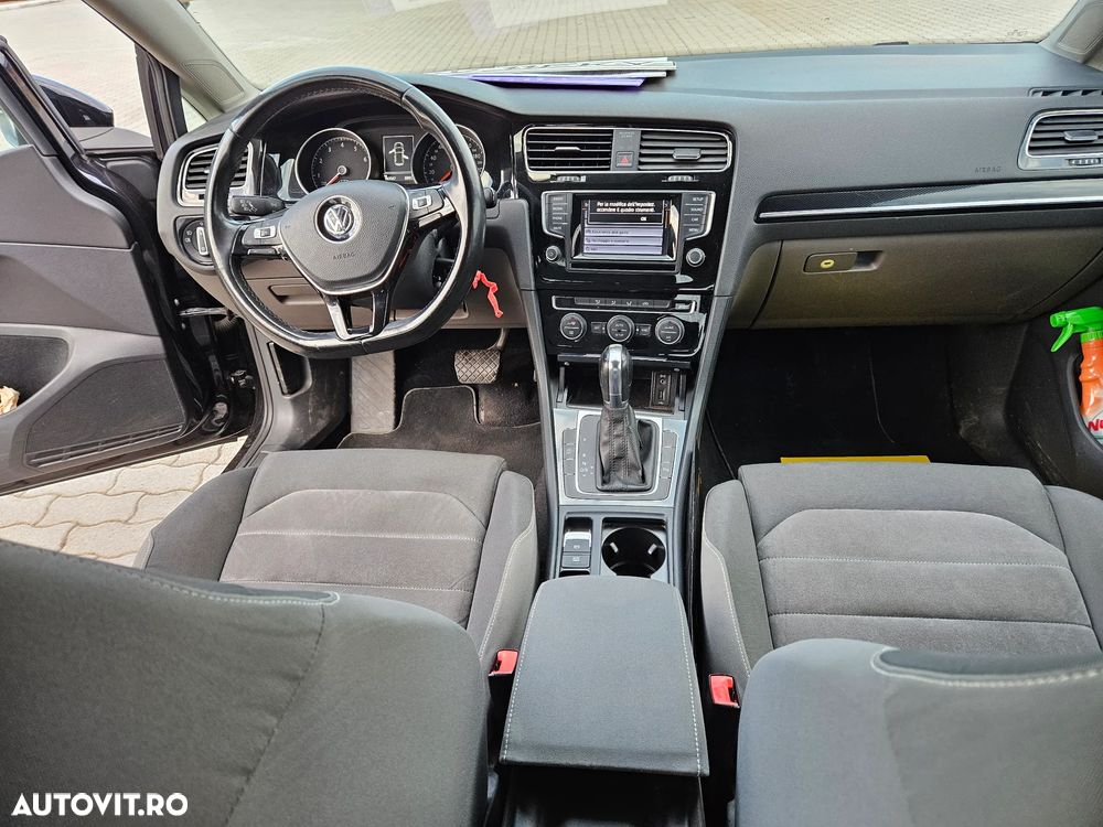 Volkswagen Golf - 11