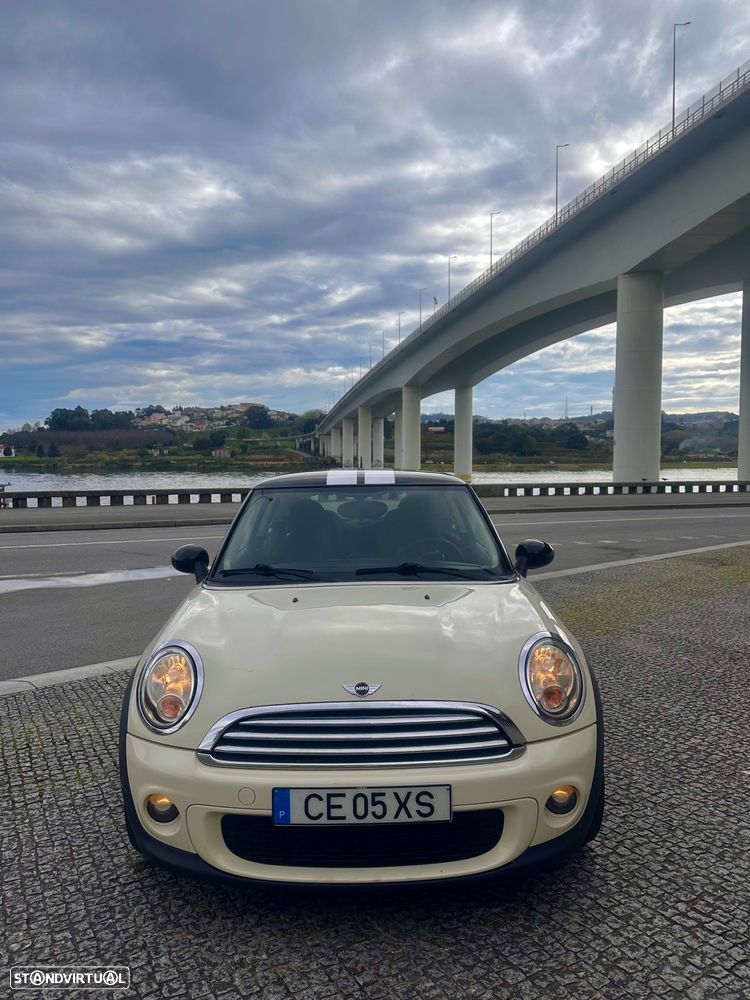 MINI 3 Portas Cooper D - 2