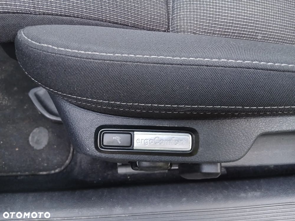 Volkswagen Passat 2.0 TDI (BlueMotion Technology) Comfortline - 12