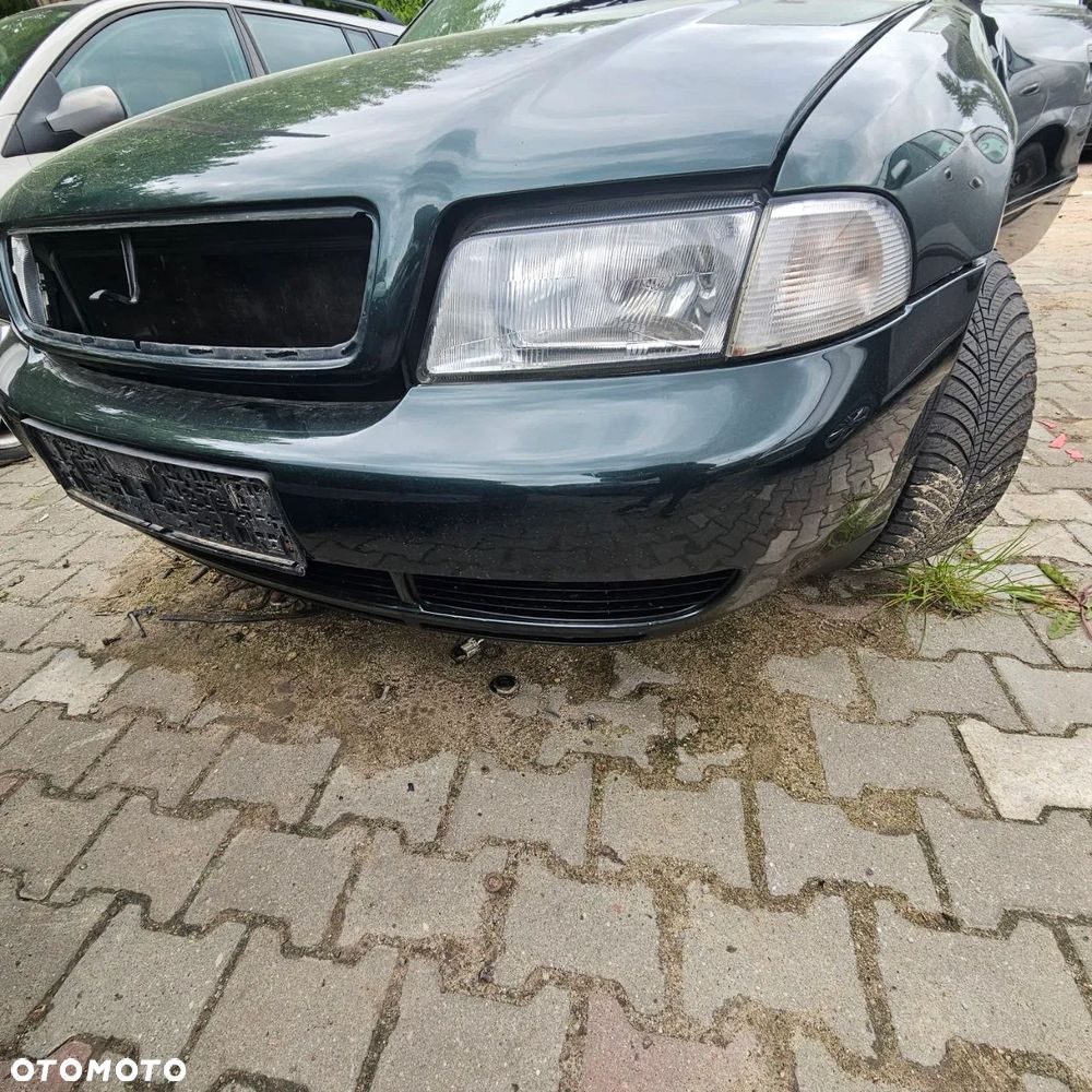 Zderzak przedni / przód / Audi A4B5 (1995) kod lak : LY6P - 1