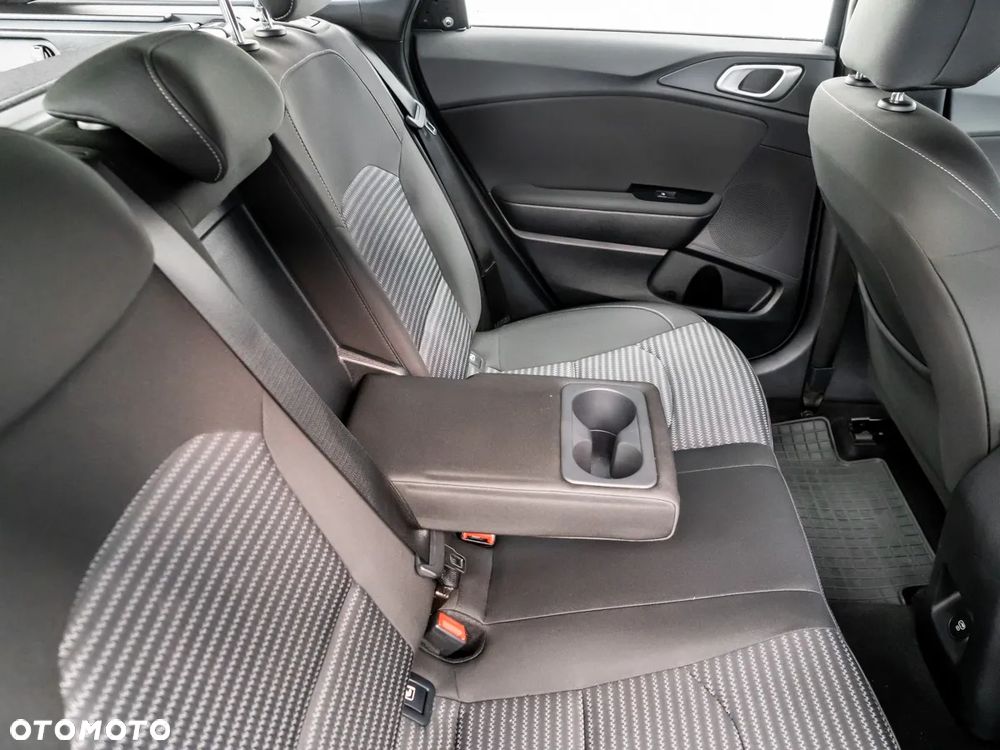 Kia Ceed 1.5 T-GDI M - 27