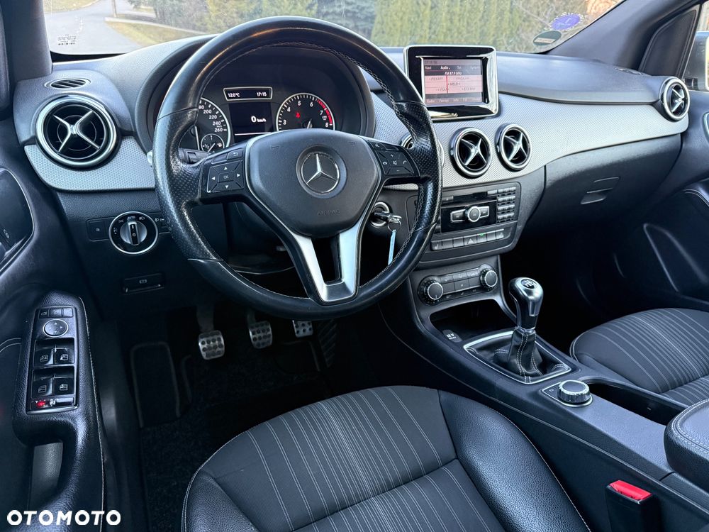 Mercedes-Benz Klasa B 180 BlueEFFICIENCY Edition - 22