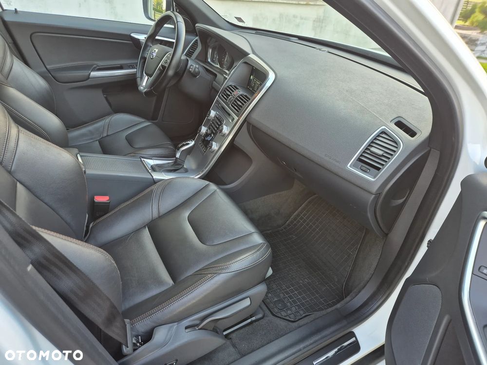 Volvo XC 60 D4 Geartronic Summum - 15