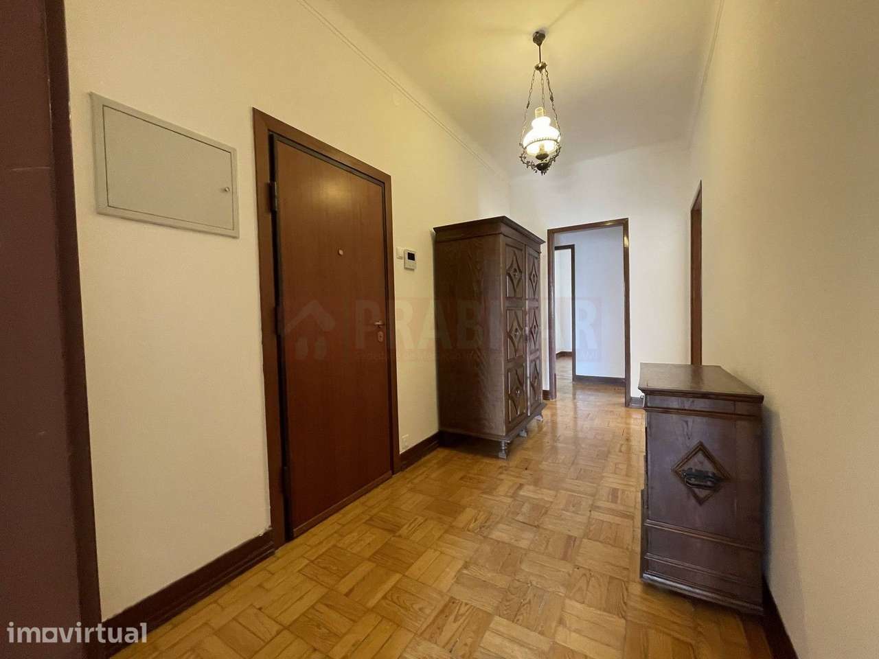 APARTAMENTO T5 COM GARAGEM E ARRUMO EM CELAS - Grande imagem: 2/20