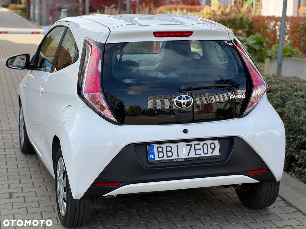 Toyota Aygo x-play touch - 7