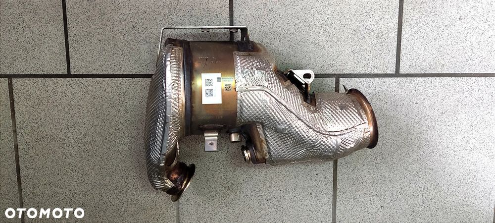 Katalizator Audi A6 C8 05L131705R - 1