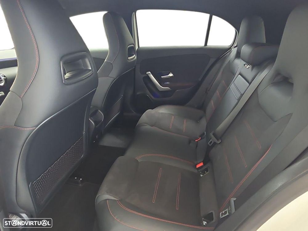 Mercedes-Benz A 180 d 8G-DCT Advanced AMG Line - 23