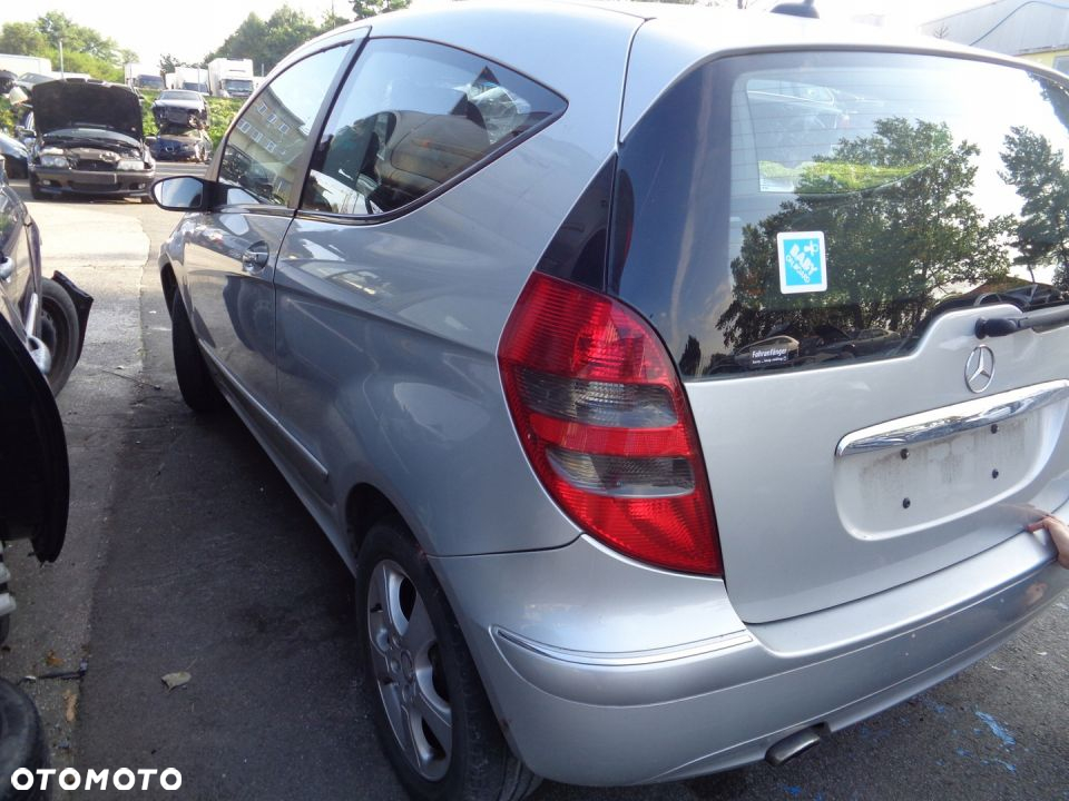 MERCEDES A KLASA W169 LAMPA TYŁ LEWA - 2