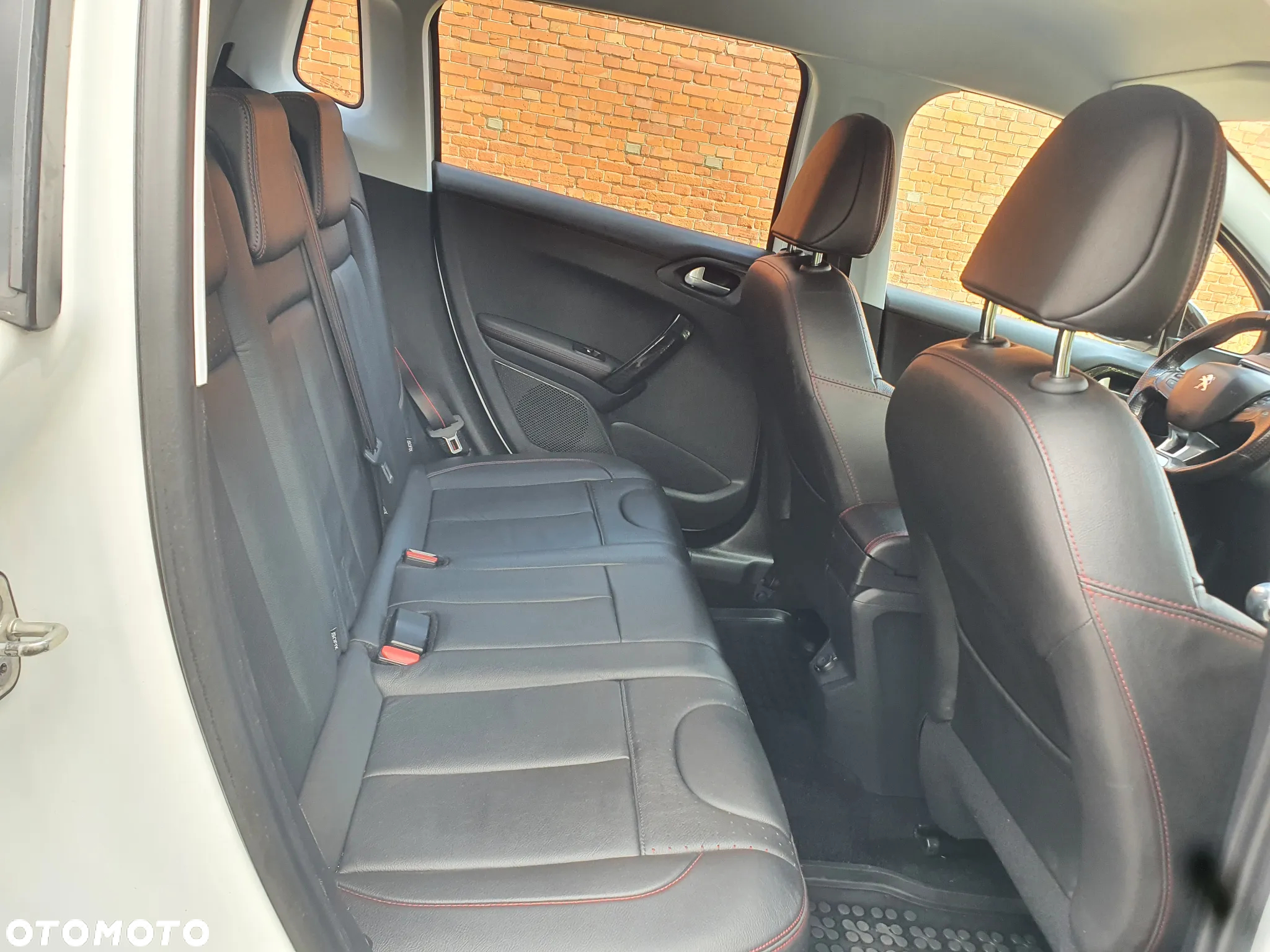 Peugeot 2008 - 12