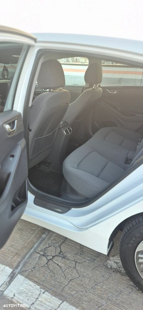 Hyundai IONIQ 1.6 141CP Exclusive - 12