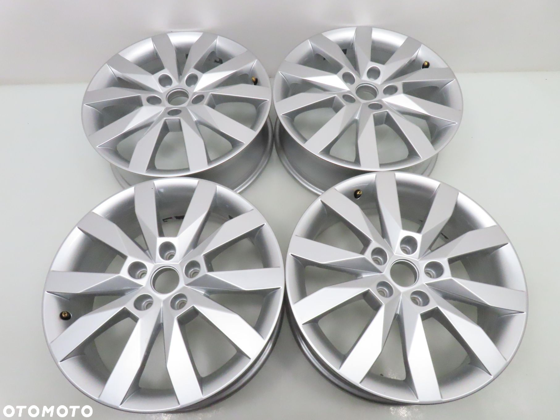Alufelgi 17'' Skoda Octavia Superb 5x112 6J ET48 5E0601025N - 10