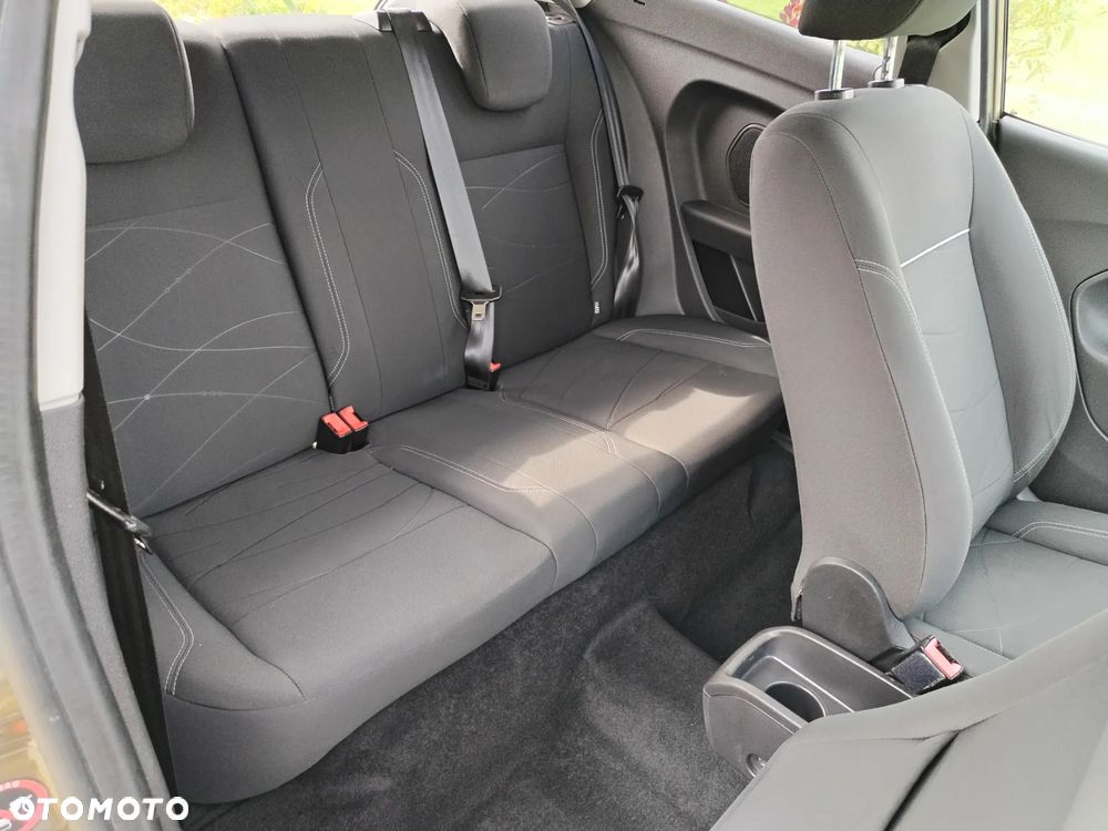 Ford Fiesta - 17