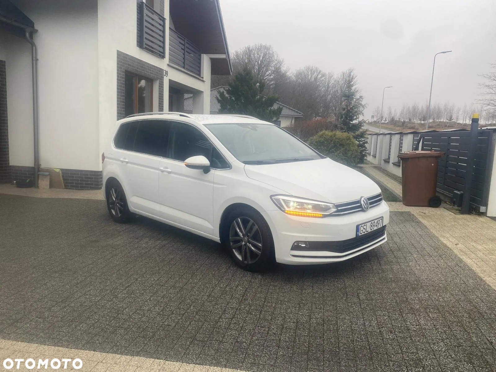 Volkswagen Touran 2.0 TDI BMT Highline DSG - 2