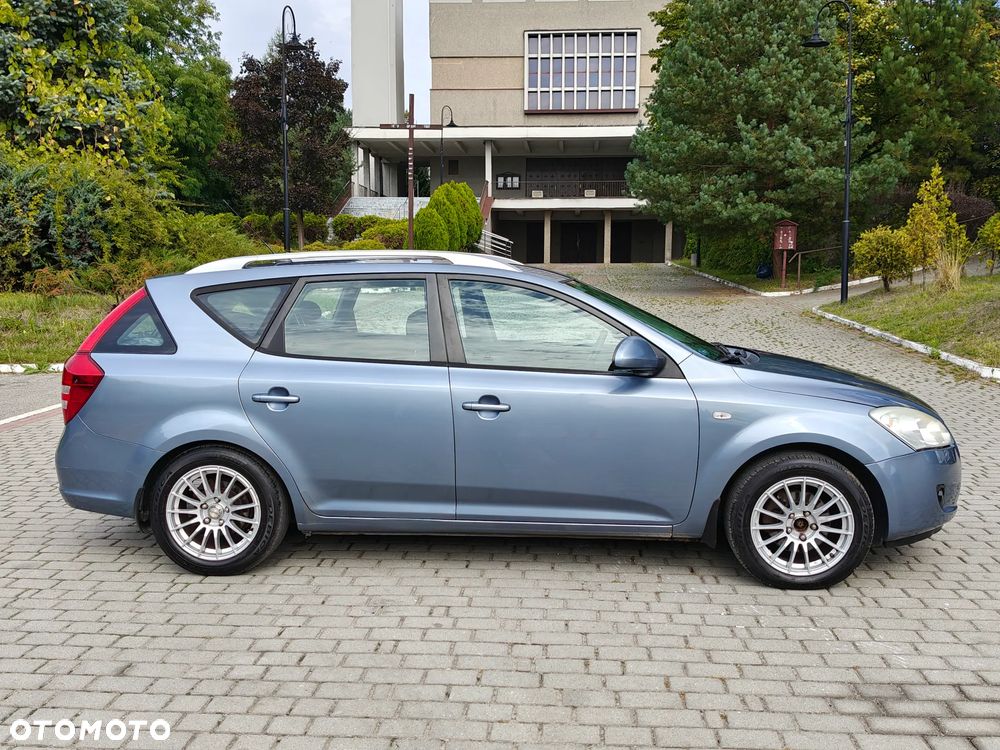 Kia Ceed 1.6 Crdi Comfort + - 5