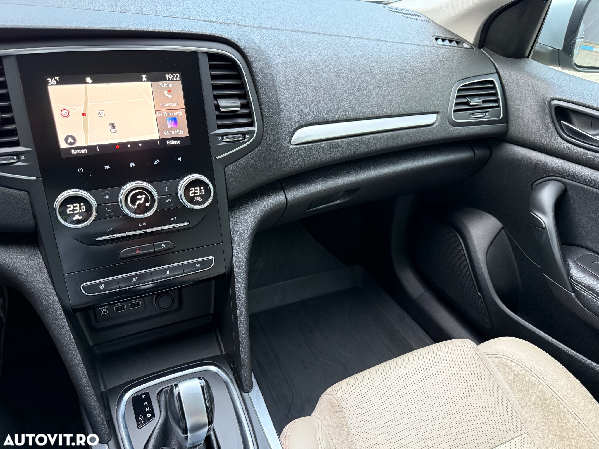 Renault Megane Blue dCi 116 EDC Intens - 12