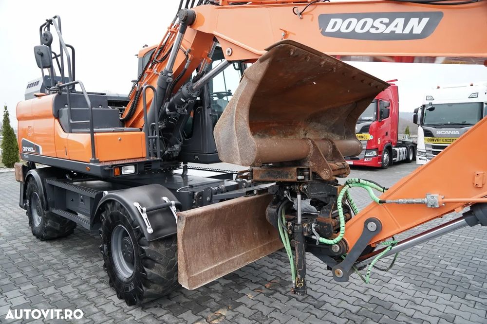 Doosan DX 140W / EXCAVATOR PE ROȚI / JOYSTICK / POWERTILT SWIVEL / 2019 / - 11
