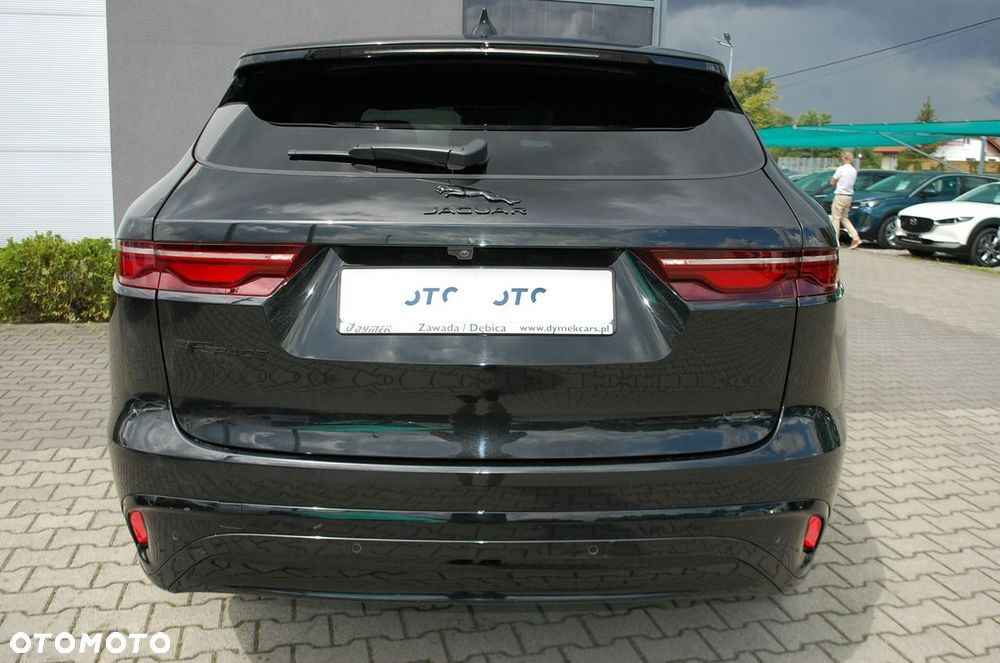 Jaguar F-Pace - 16
