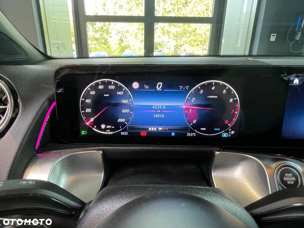 Mercedes-Benz GLB 200 4-Matic AMG Line 8G-DCT - 10