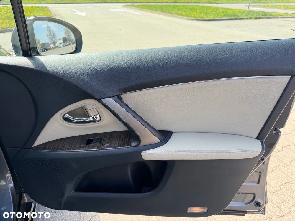 Toyota Avensis 1.8 Sol NAVI MS - 20