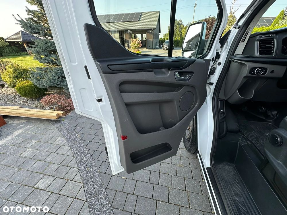 Ford TRANSIT CUSTOM - 18