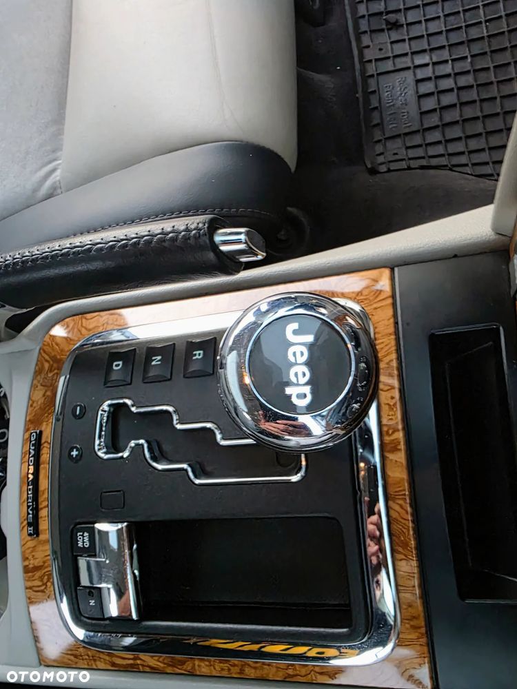 Jeep Grand Cherokee 5.7 V8 HEMI Automatik Overland - 30