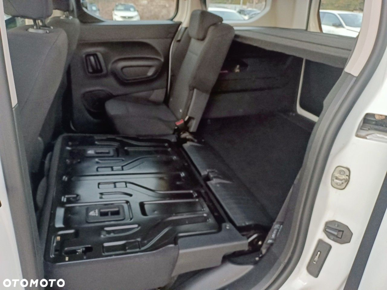 Peugeot Rifter 1.5 BlueHDI Active Pack S&S - 23