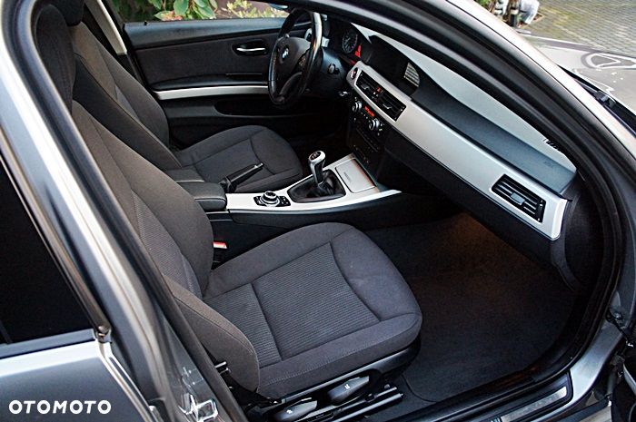 BMW Seria 3 320d DPF - 18