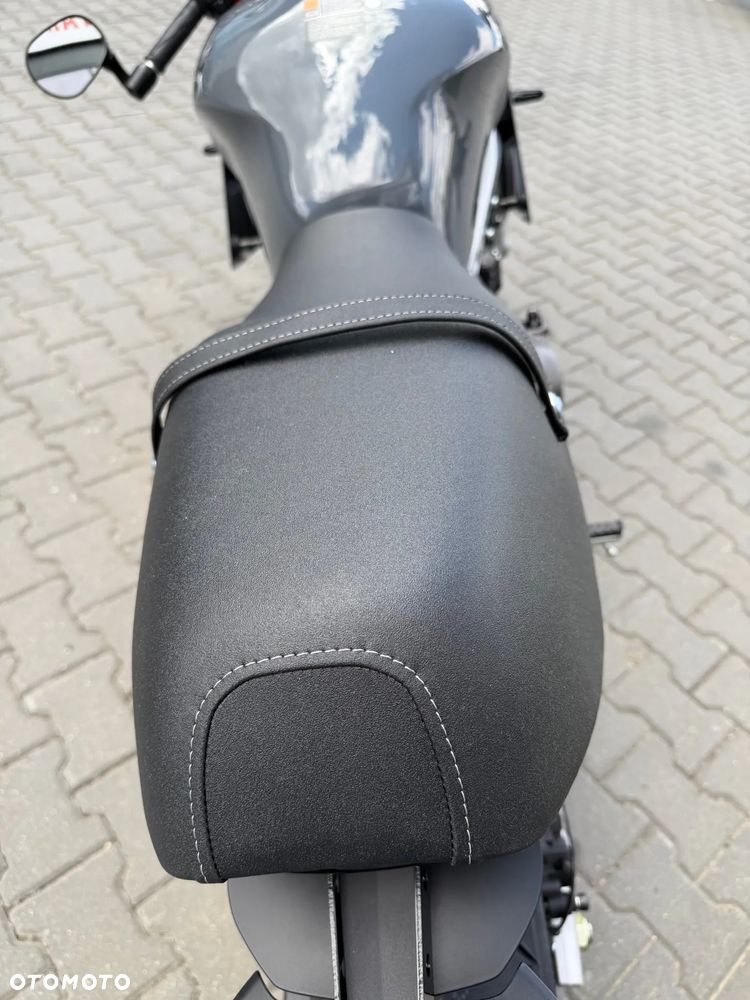 Yamaha XSR - 7