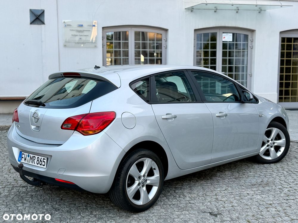 Opel Astra 1.6 Innovation - 4