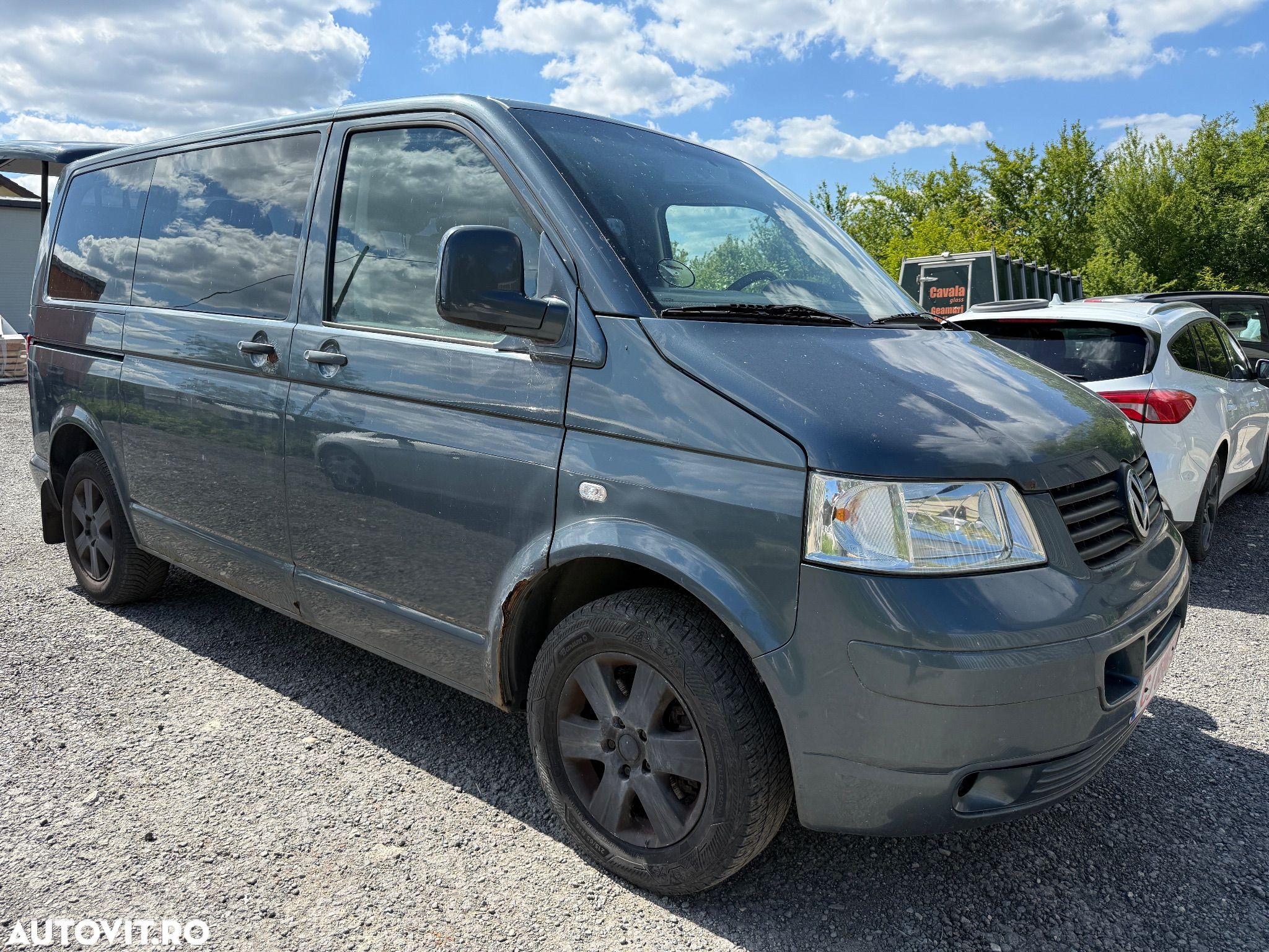 Volkswagen Transporter - 1