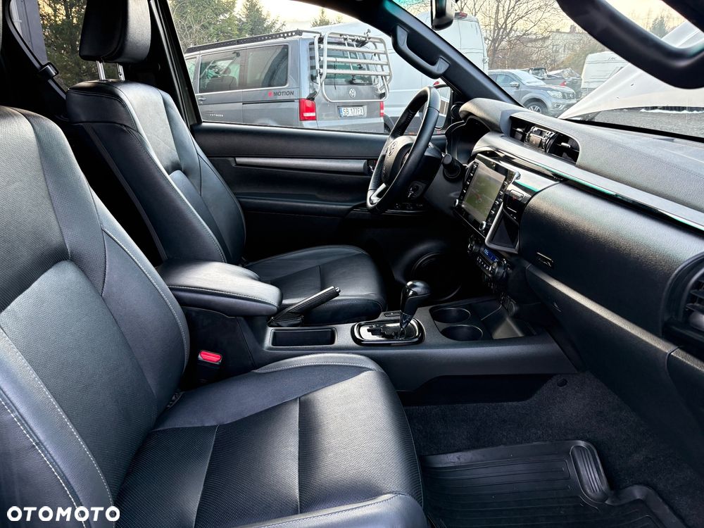 Toyota Hilux 4x4 Extra Cab Autm Invincible - 19