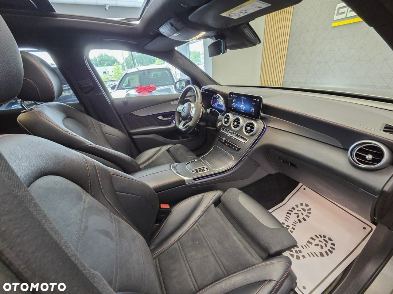 Mercedes-Benz GLC - 32