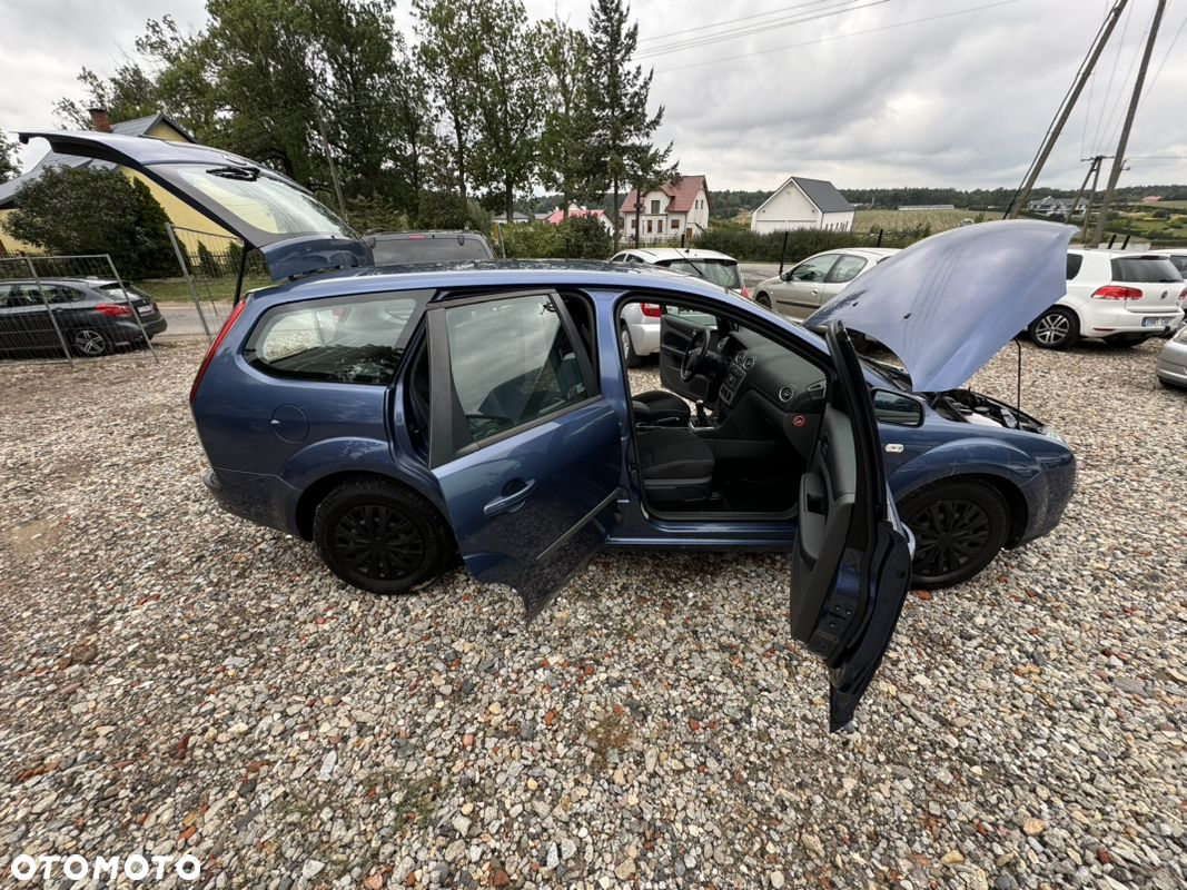 Ford Focus Turnier 1.6 16V Style+ - 4