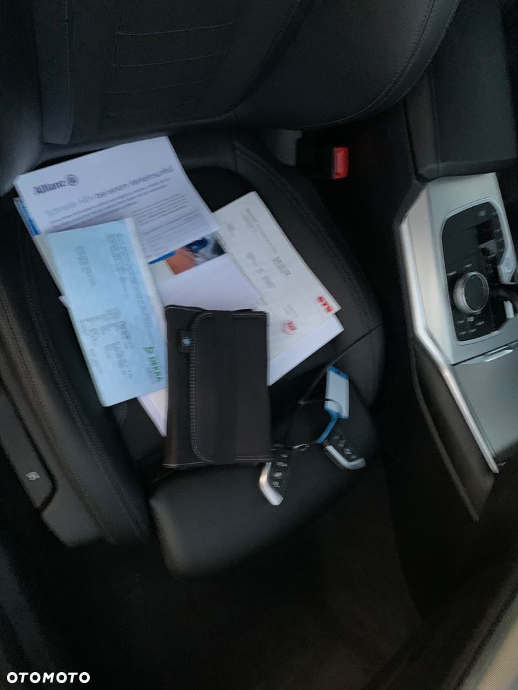 BMW Seria 3 318d Sport Line Shadow - 26