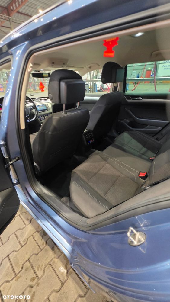 Volkswagen Passat - 7