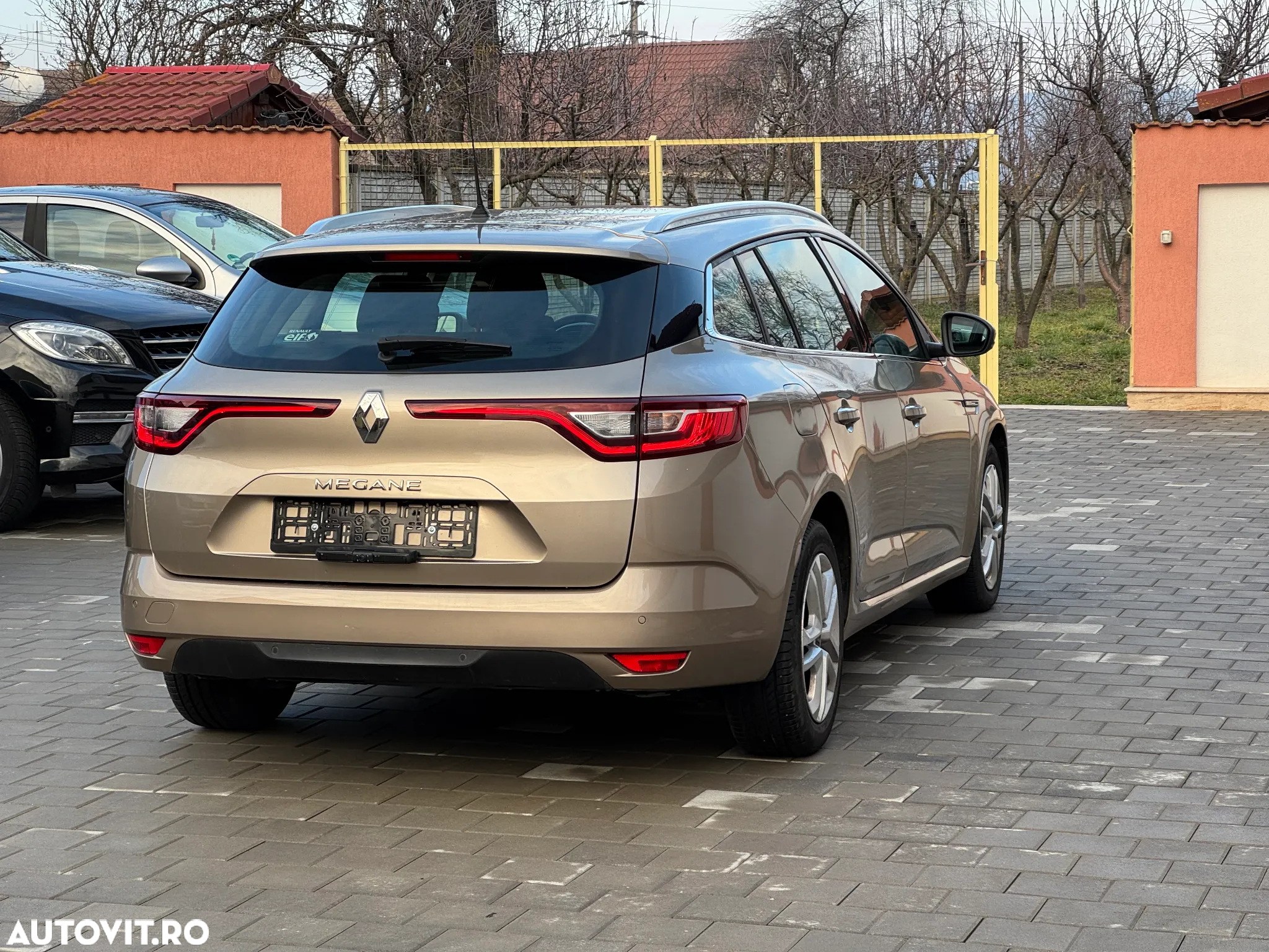 Renault Megane Grandtour ENERGY dCi 110 EDC BUSINESS - 23