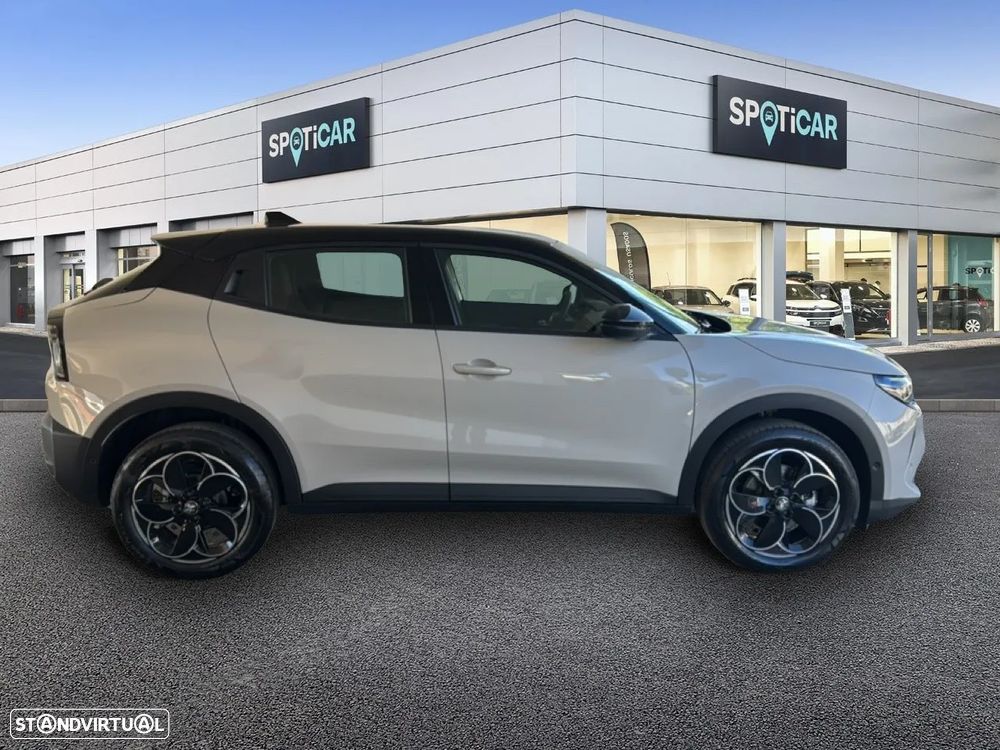 Alfa Romeo Junior 1.2 eDCT6 - 4
