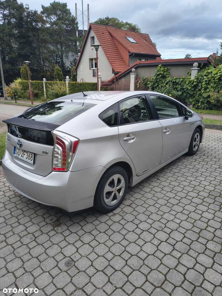Toyota Prius 2013 photo 2