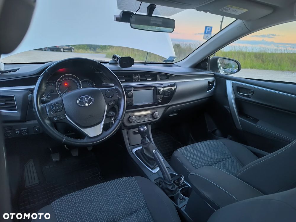 Toyota Corolla 1.6 Premium - 7