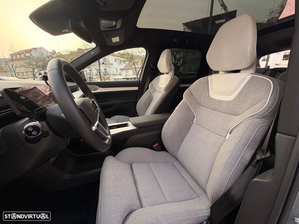 Volvo EX90 Twin Performance AWD Plus (7L) - 32