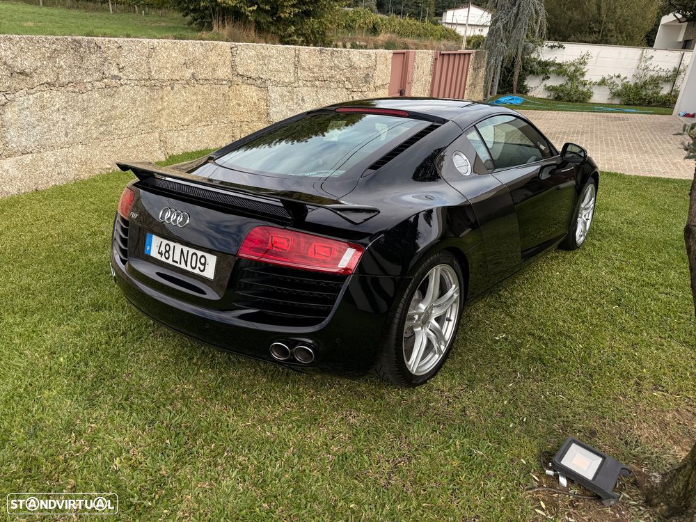 Audi R8 Coupé 4.2 FSi V8 quattro - 35