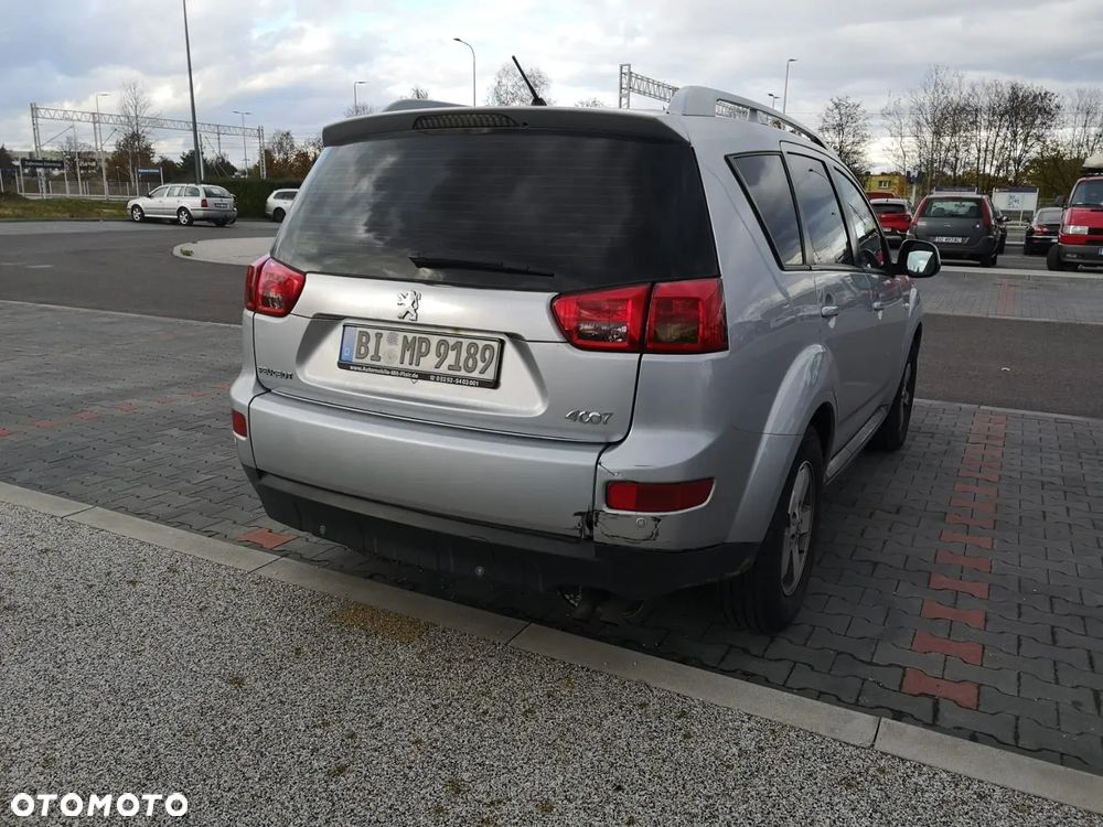 Peugeot 4007 - 8