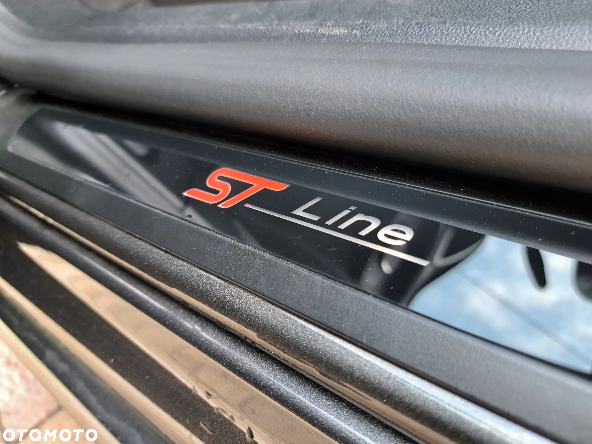 Ford Focus 1.0 EcoBoost Hybrid ST-LINE - 8
