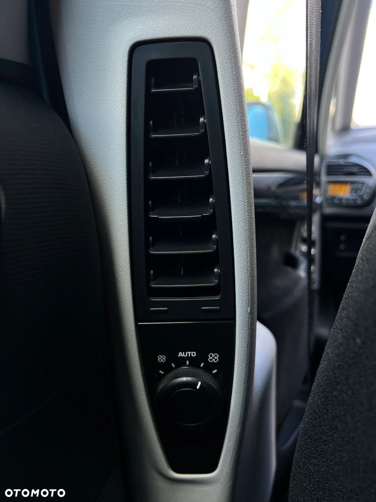 Citroën C4 Picasso - 23