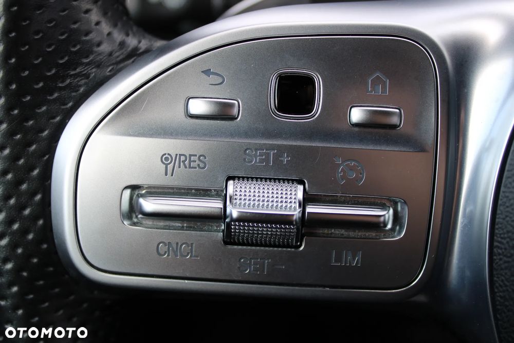 Mercedes-Benz Klasa C 200 9G-TRONIC AMG Line - 16