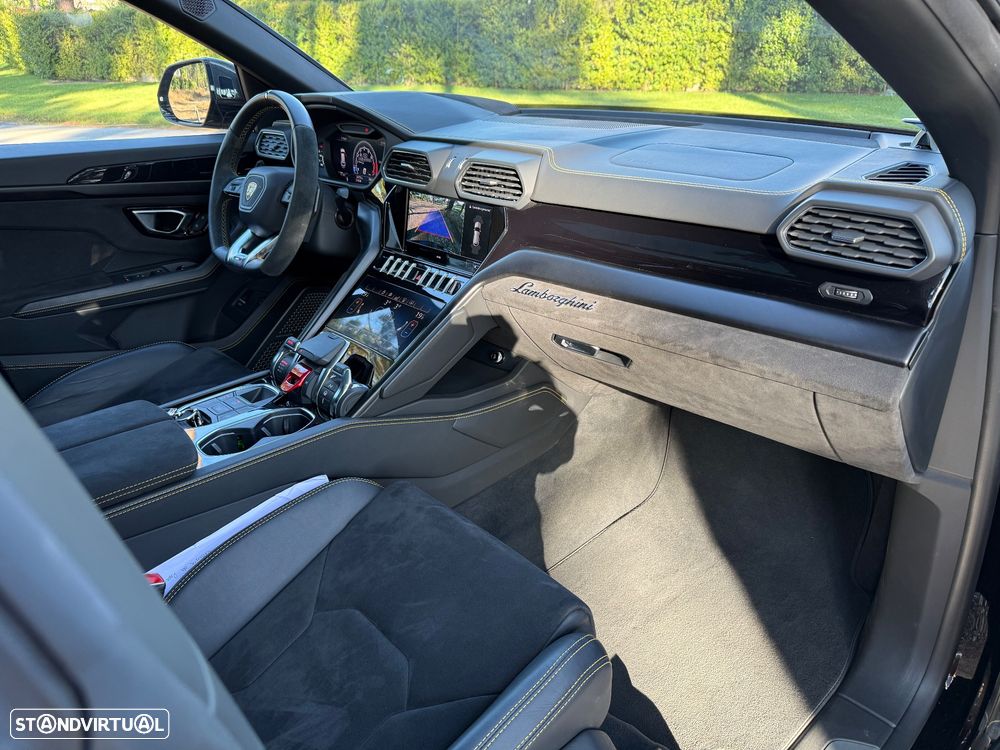 Lamborghini Urus 4.0 V8 - 12