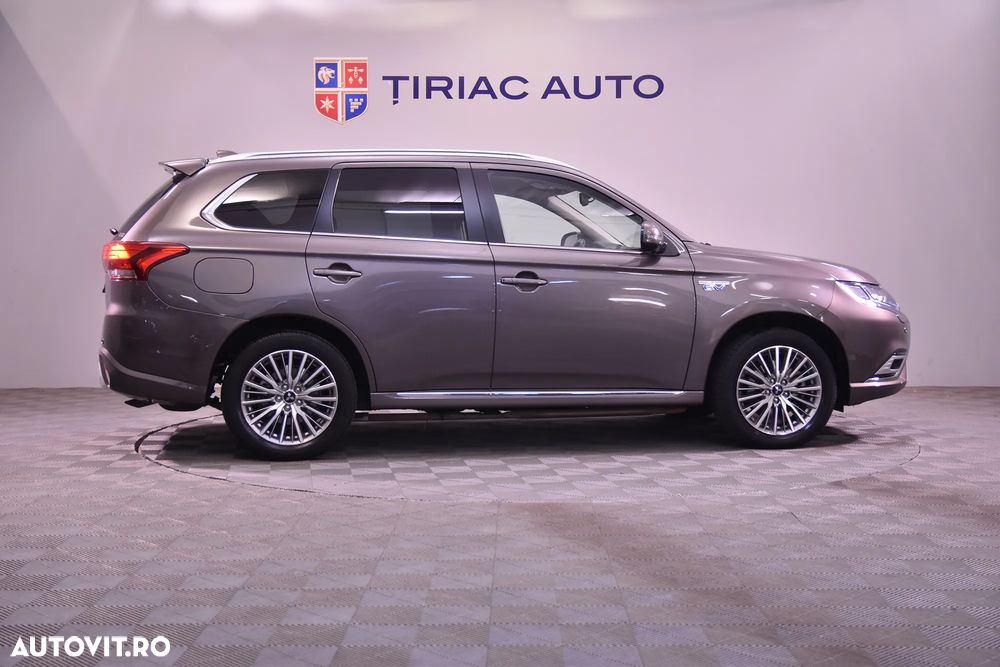 Mitsubishi Outlander - 7