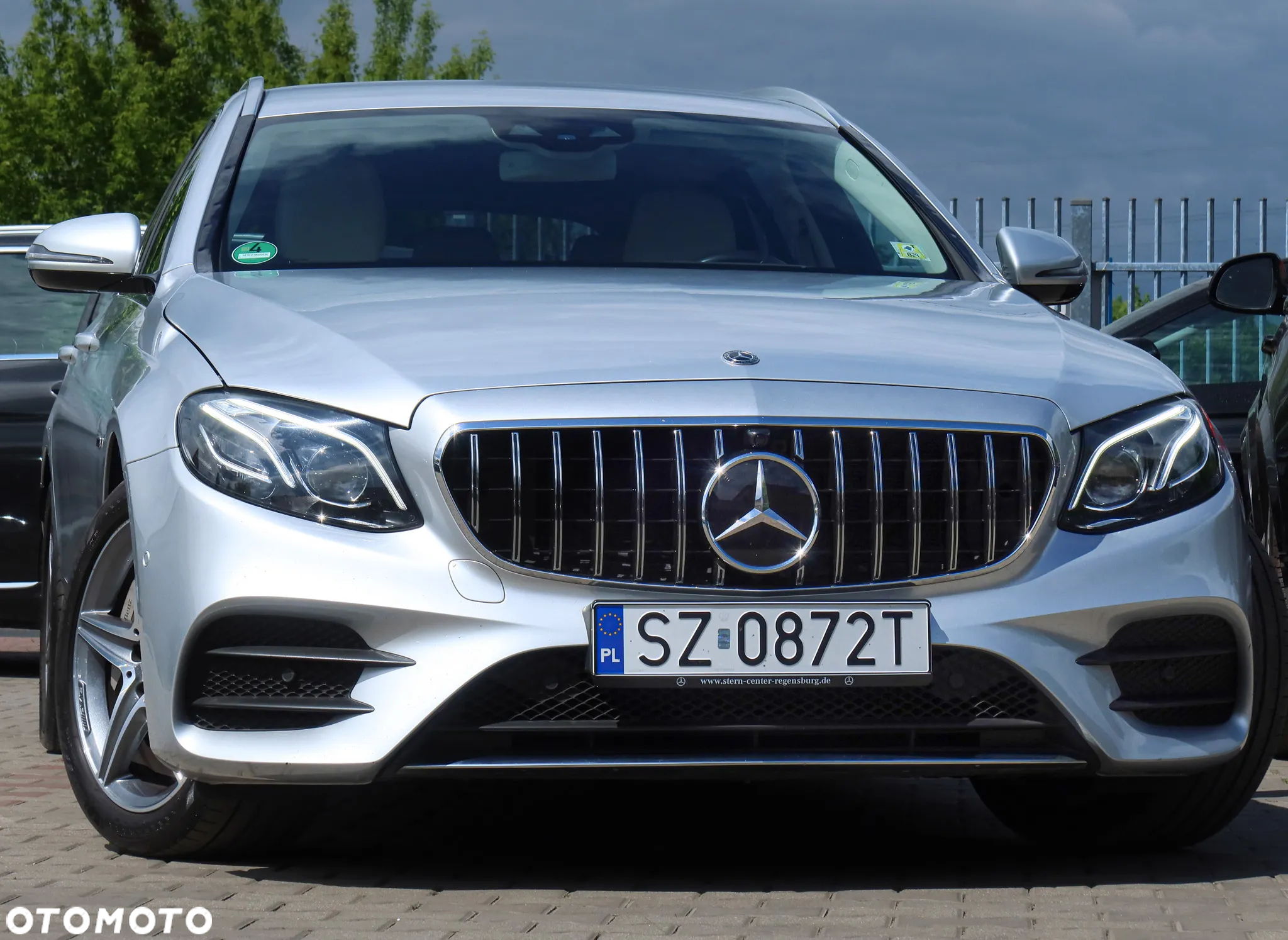 Mercedes-Benz Klasa E 300 de AMG - 27