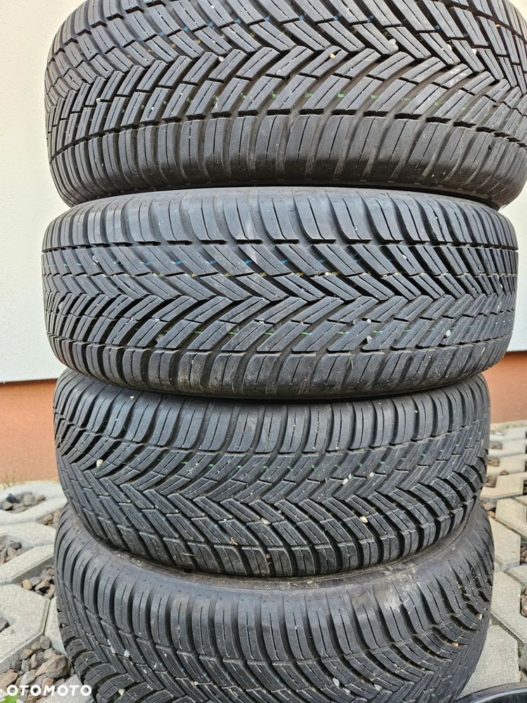 całoroczne 185/60R15 Toyo CELSIUS AS2 opony