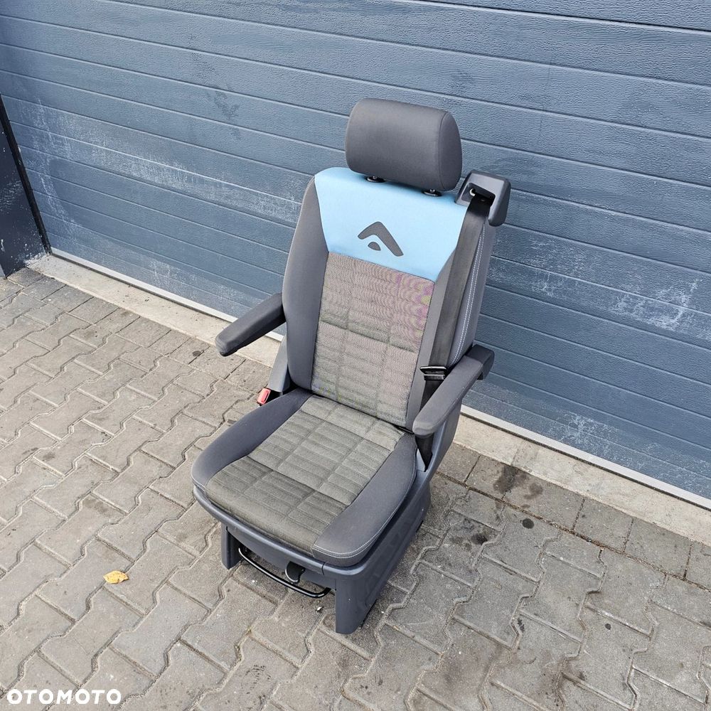 VW T5 T6 MULTIVAN ATLANTIS fotel obrotowy tył II RZĄD - 4